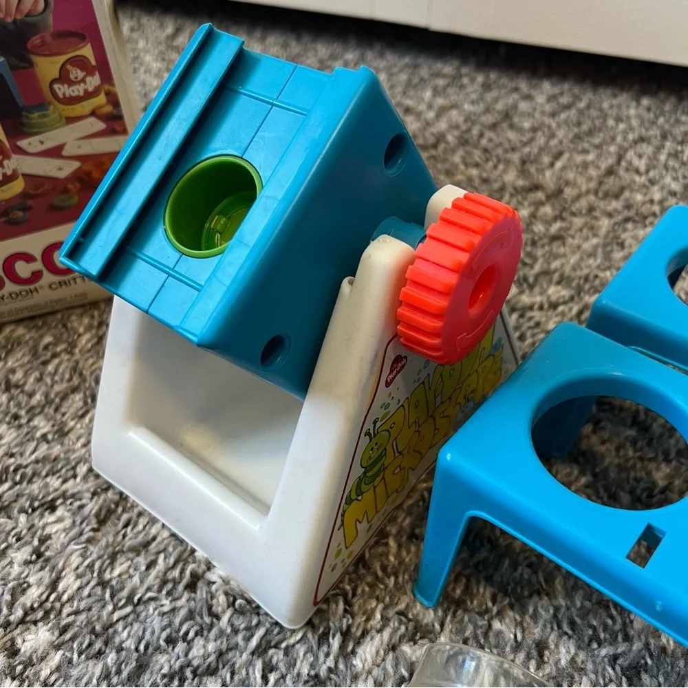 Play-doh Vintage 1980 Microscope Crank Out Crazy Critters In Box Set Kenner‎